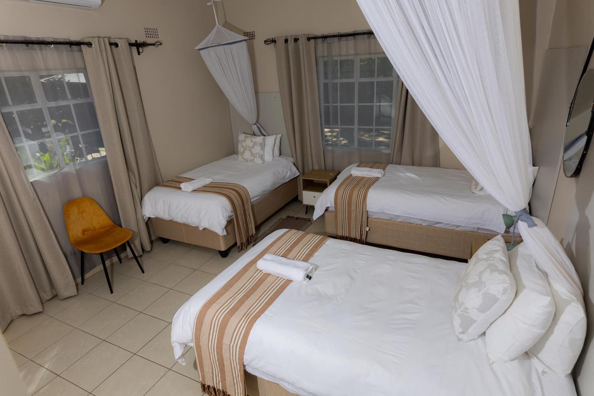 Hungwe House Villa Victoria Falls Exteriör bild