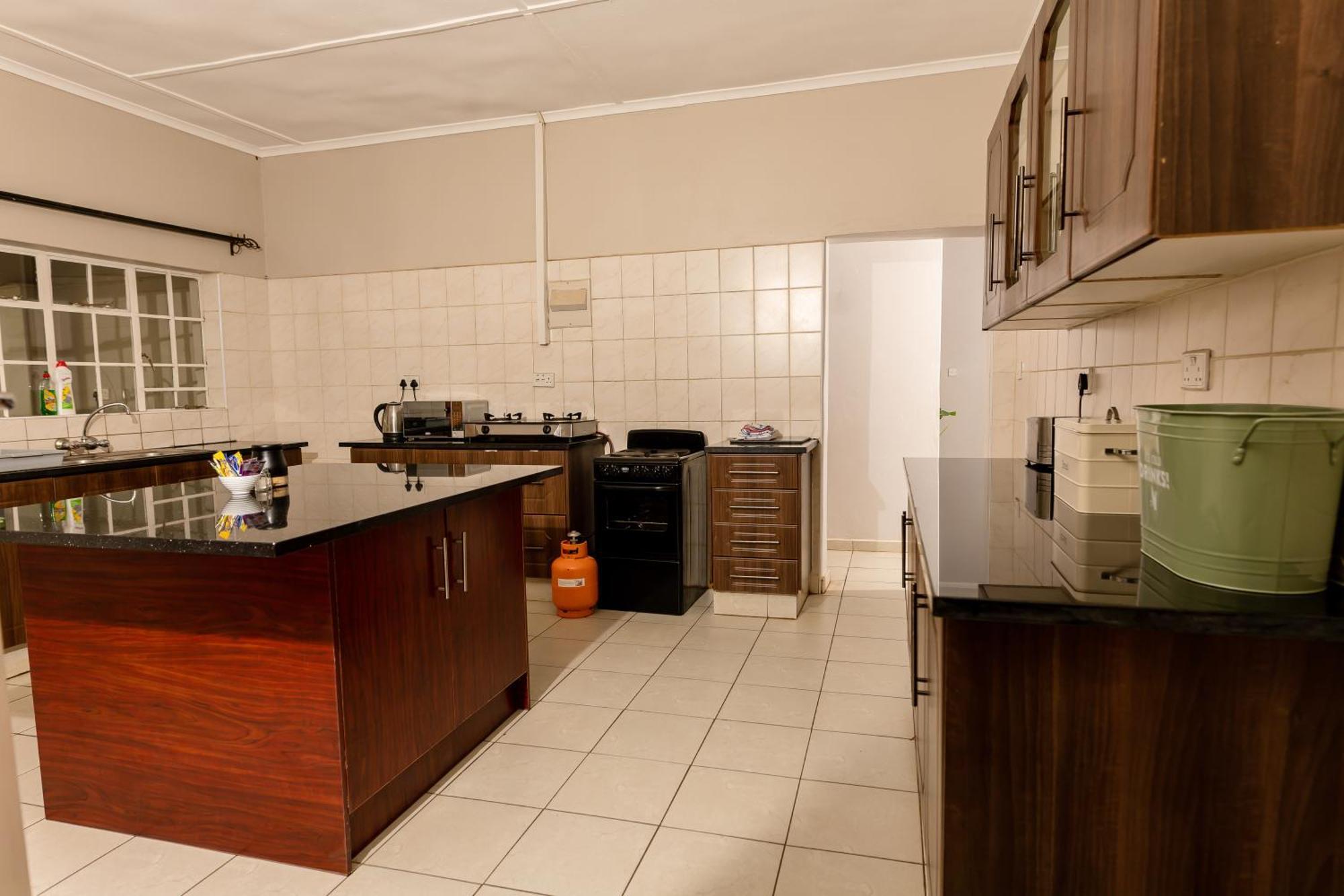 Hungwe House Villa Victoria Falls Exteriör bild