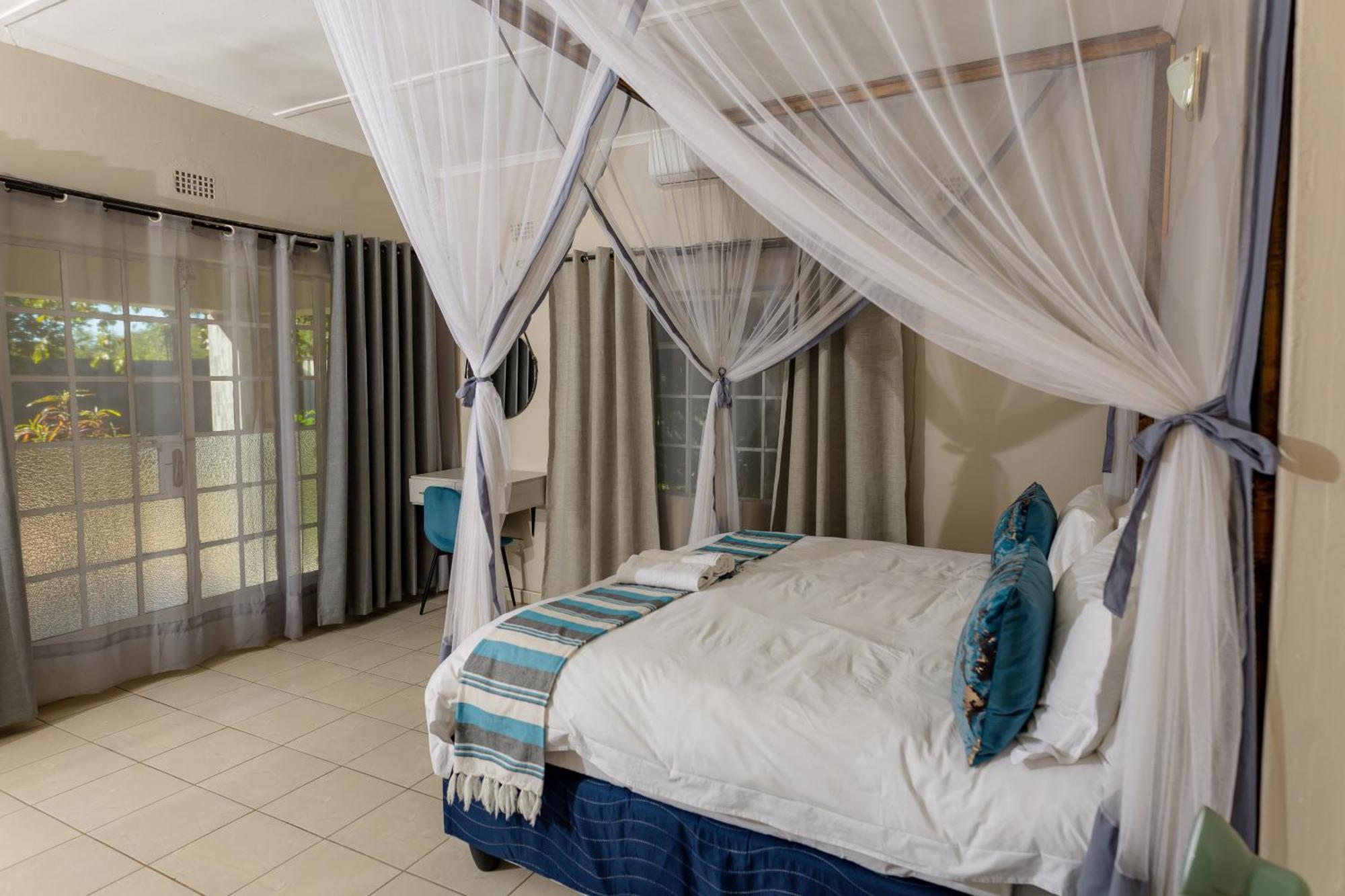 Hungwe House Villa Victoria Falls Exteriör bild