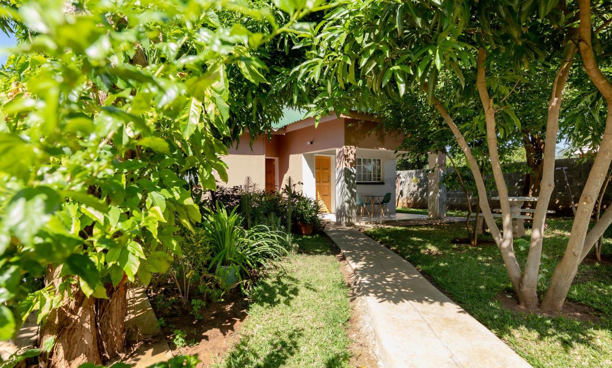 Hungwe House Villa Victoria Falls Exteriör bild