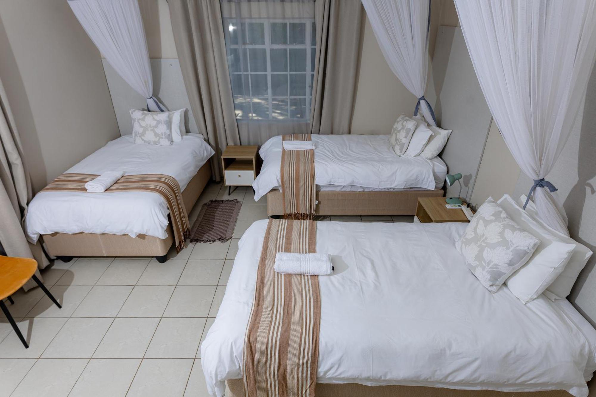 Hungwe House Villa Victoria Falls Exteriör bild