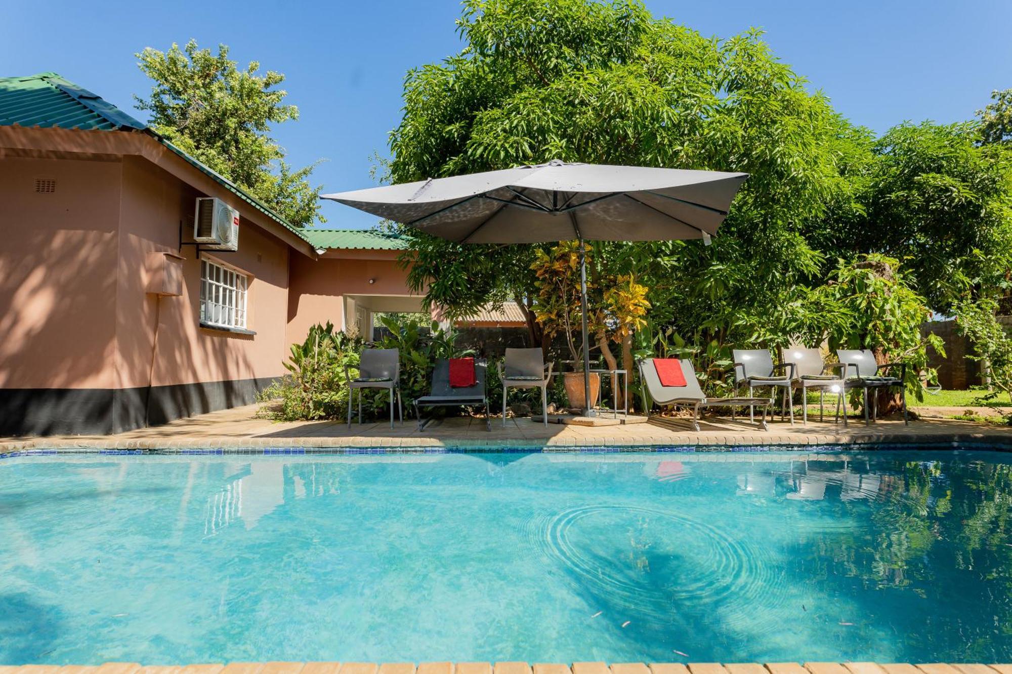 Hungwe House Villa Victoria Falls Exteriör bild